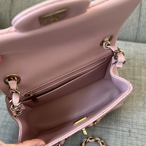 Chanel 22a Light Pink with Light Gold Hardware Square Mini Lambskin - Picture 11 of 17